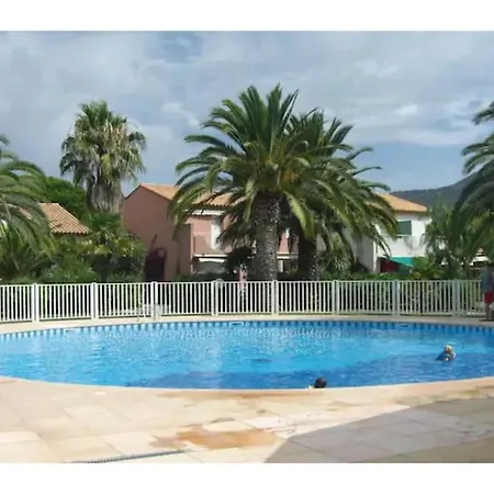 Mazet Avec Piscine Collective بيت للعطل *